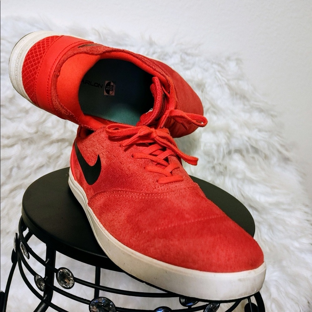 Red!!EUC NIKE ERIC KOSTON Men’s size 12.